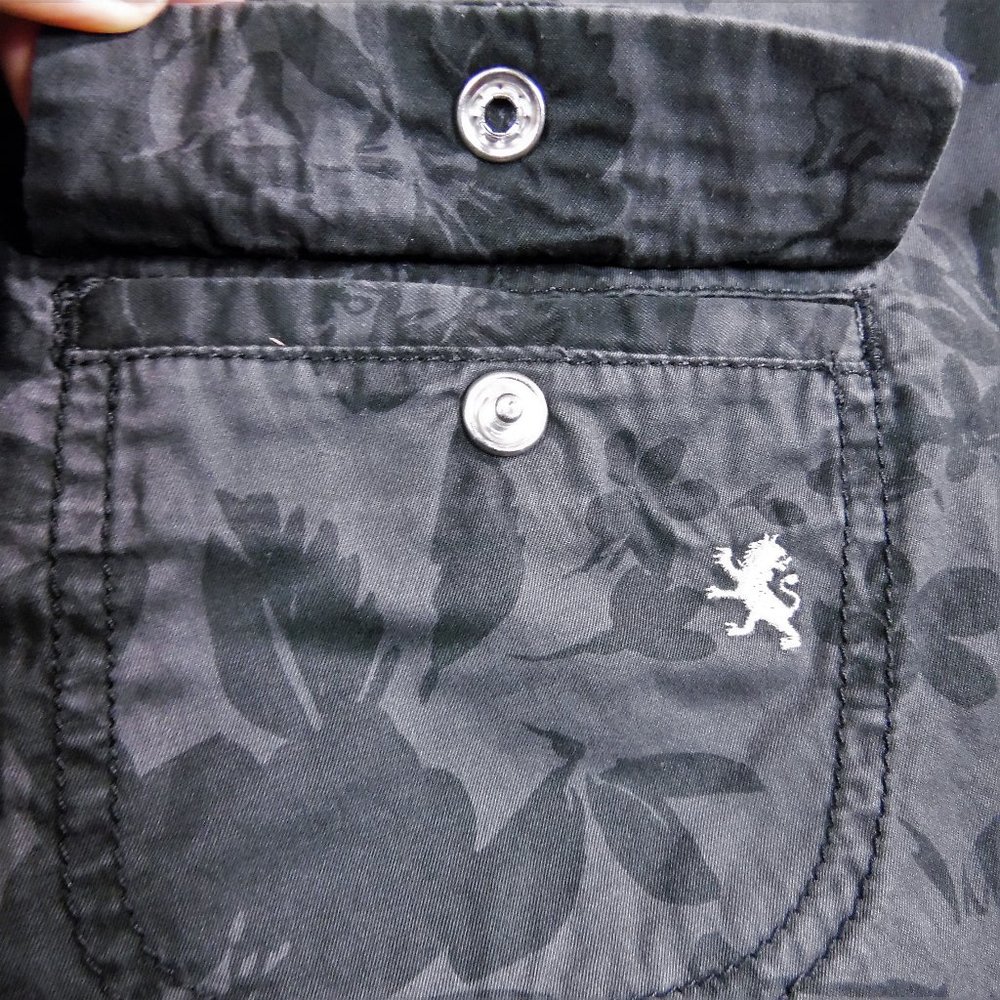 Express Shorts - Picture 5 of 8